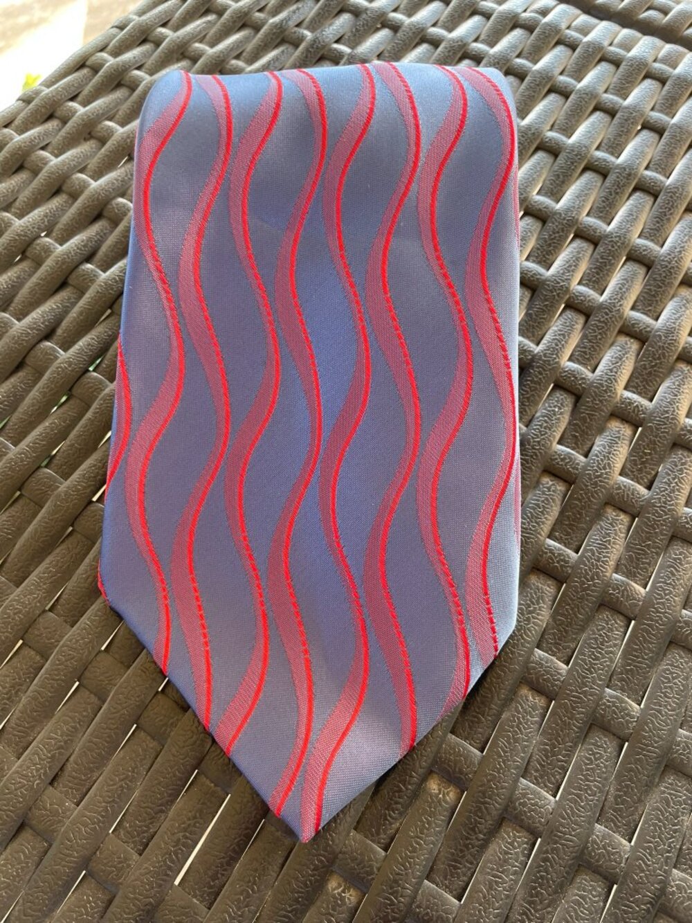 Archdale Blue Gray Red Wavy Stripe Necktie Mens Classic Geometric Business Tie